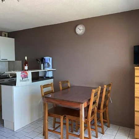 Apartamento Avec Balcon-terrasse, Parking Privatif Et Accès à - Fr-1-336-28