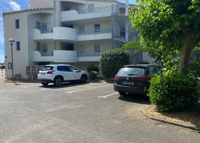 Apartment Avec Balcon-terrasse, Parking Privatif Et Acces A - Fr-1-336-28 Longeville-sur-Mer