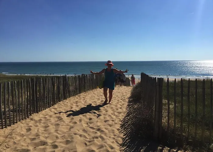 Avec Balcon-terrasse, Parking Privatif Et Acces A - Fr-1-336-28 *